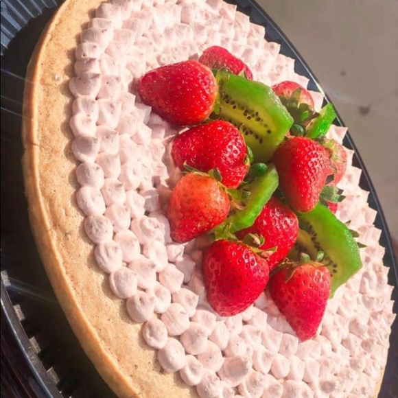 Meet your Posher, Claudia - Picture 1 of 1